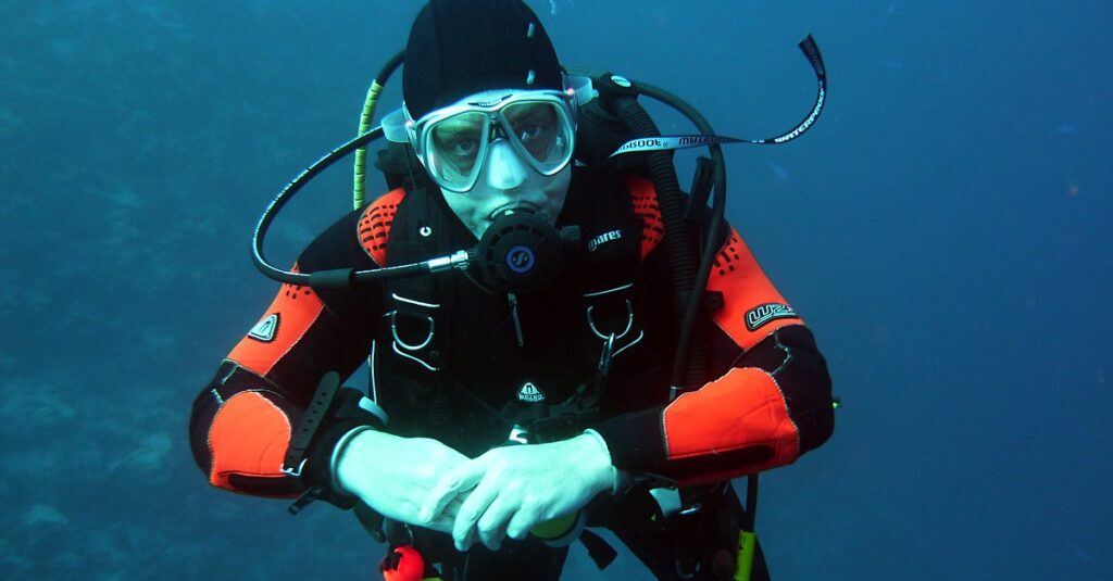 dive, underwater, water-752007.jpg