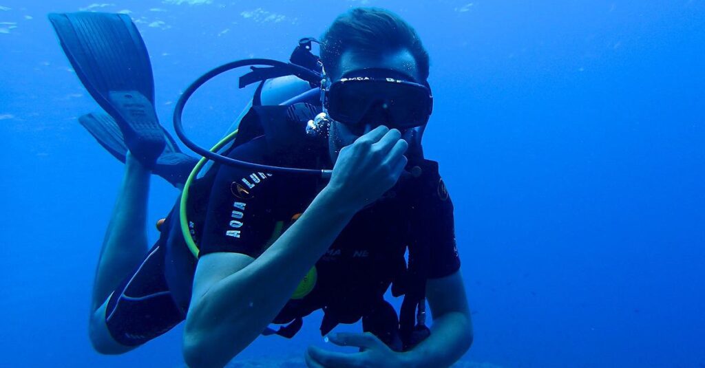 diving, diver, scuba diving-1049477.jpg