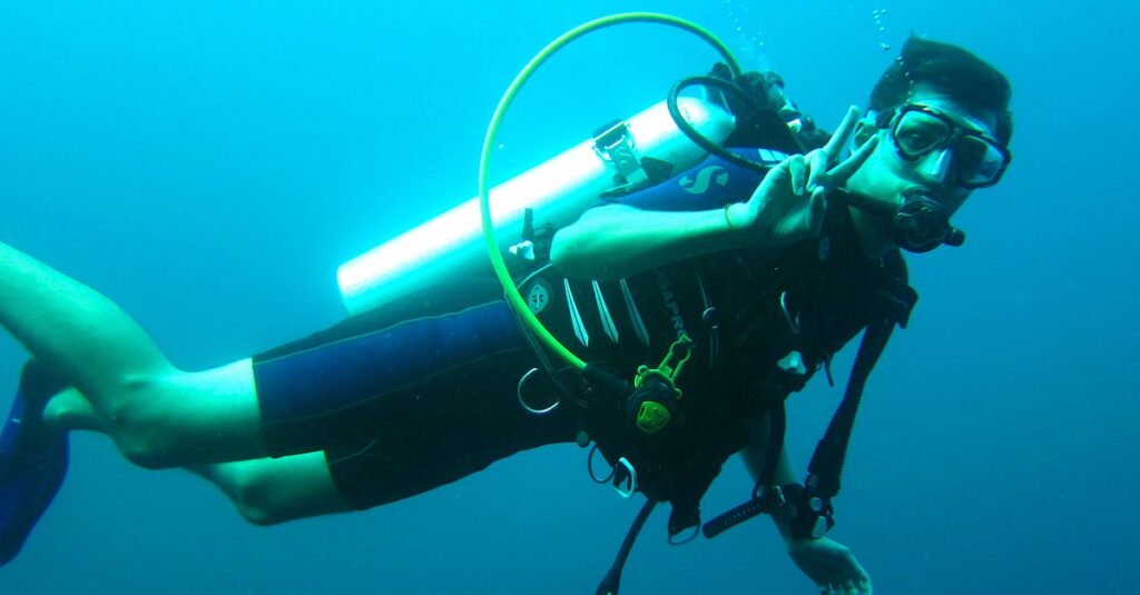 scuba diver, diving, maldives-261577.jpg