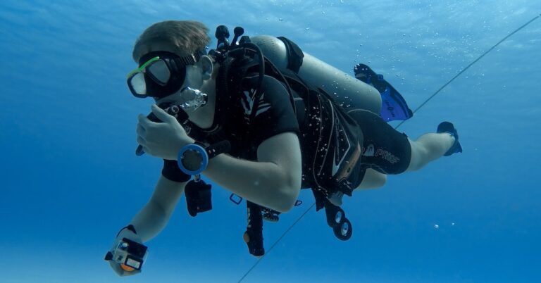 do-you-need-a-weight-belt-for-scuba-diving-ocean-thrill